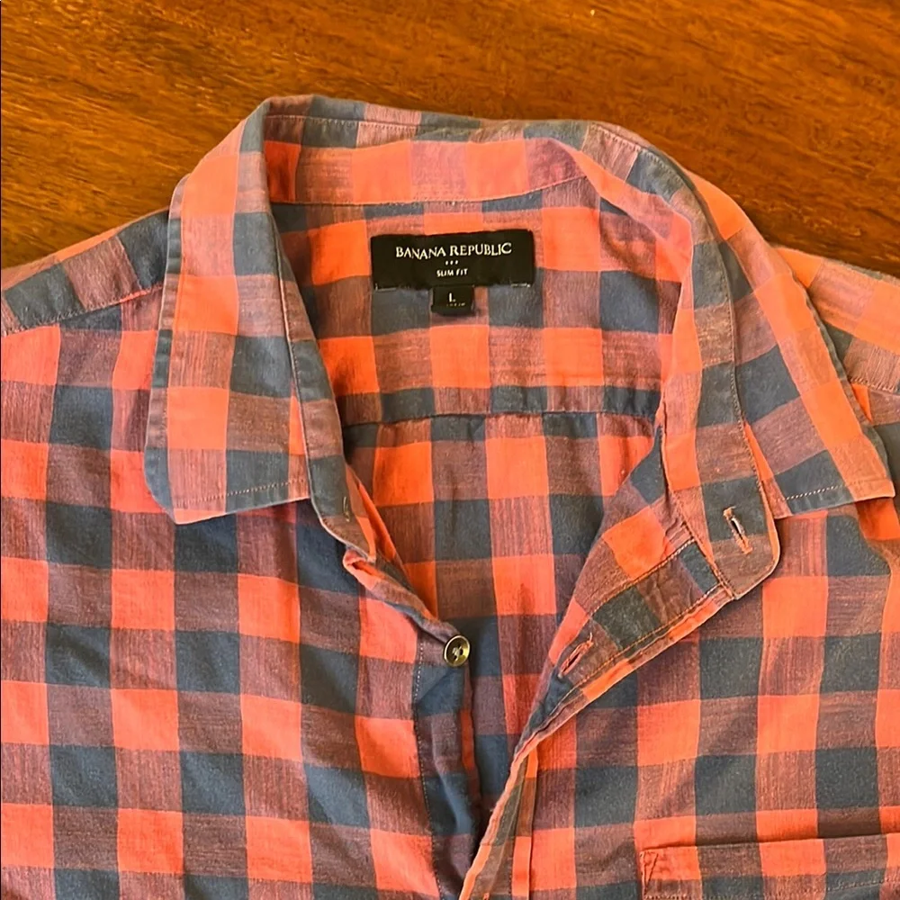 Men's Banana Republic Red and Blue Checkered Shirt